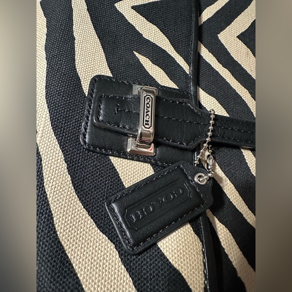 Authentic Coach Purse - Picture 4 of 14